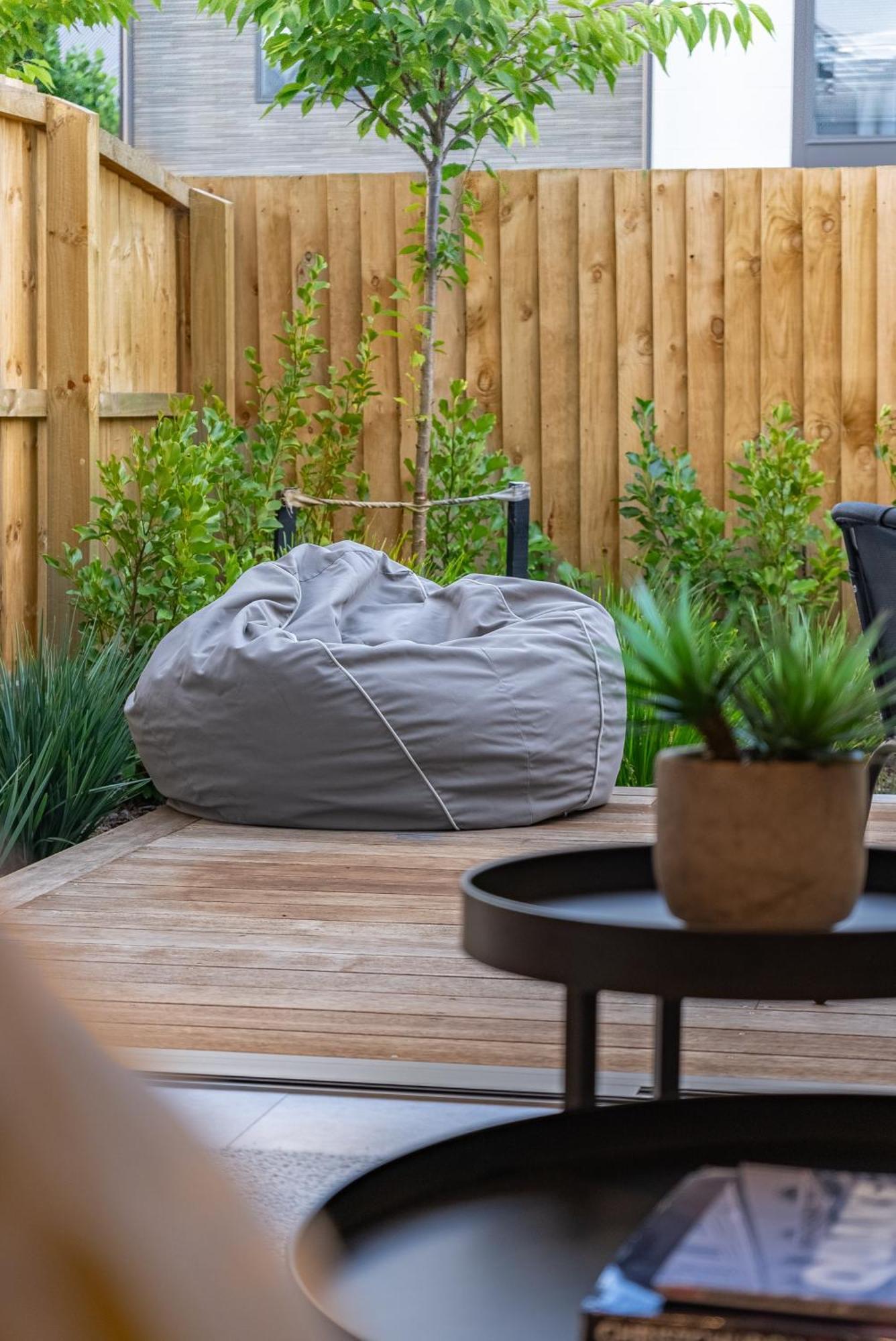 Urban Nest - Entire Townhouse And Free Parking Villa Christchurch Exteriör bild