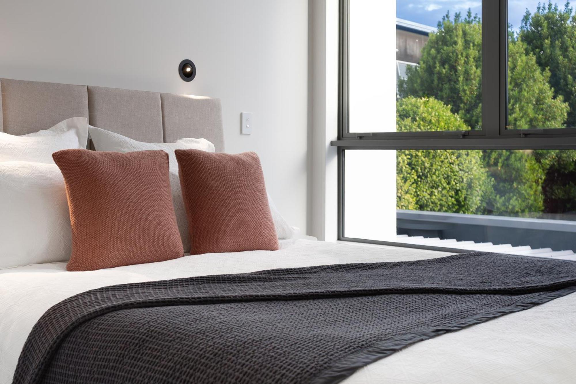Urban Nest - Entire Townhouse And Free Parking Villa Christchurch Exteriör bild