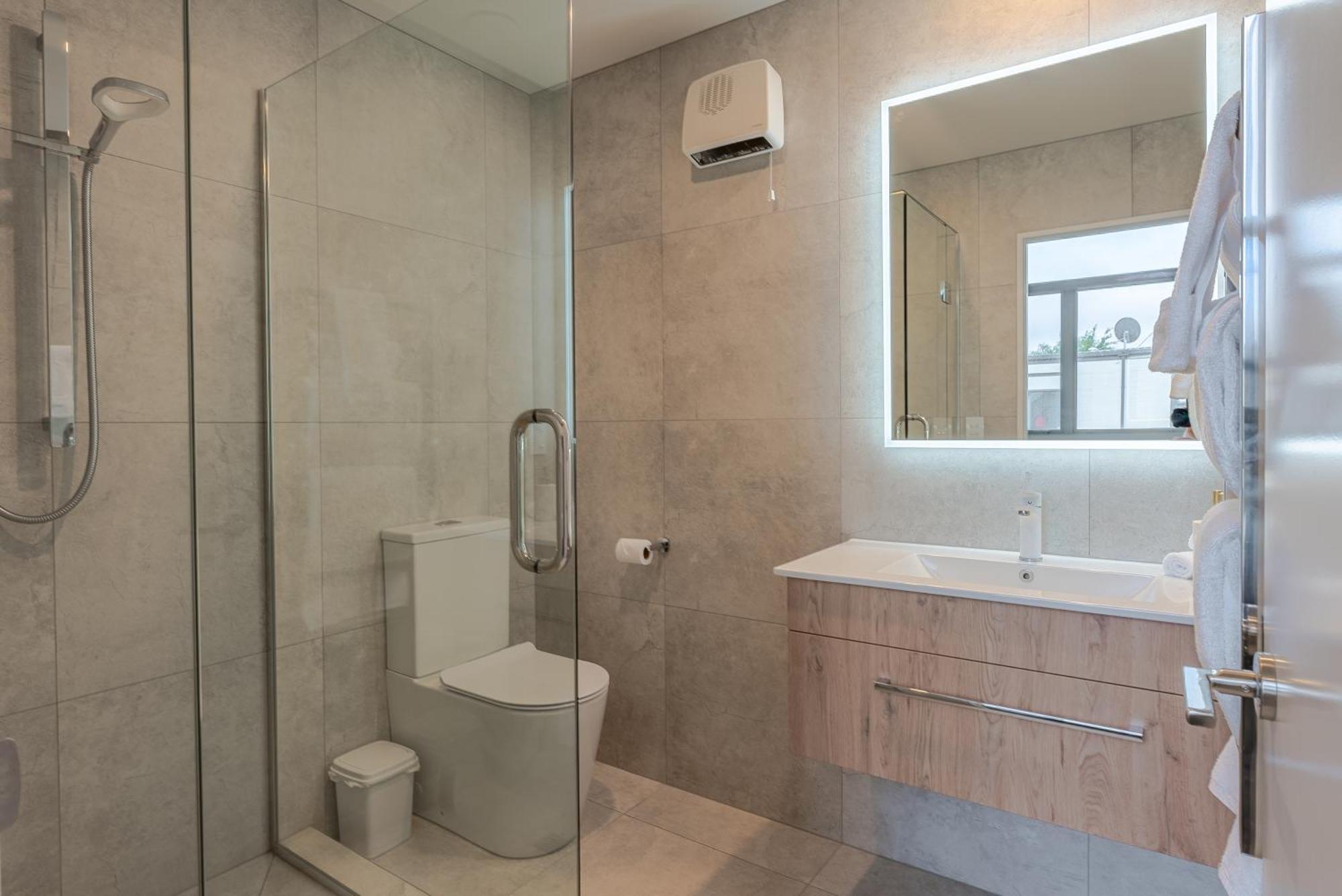 Urban Nest - Entire Townhouse And Free Parking Villa Christchurch Exteriör bild